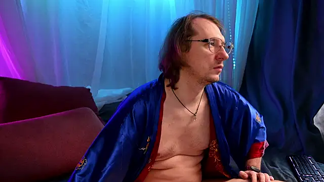 Claudia and elon  online show from November 16, 6:18 am