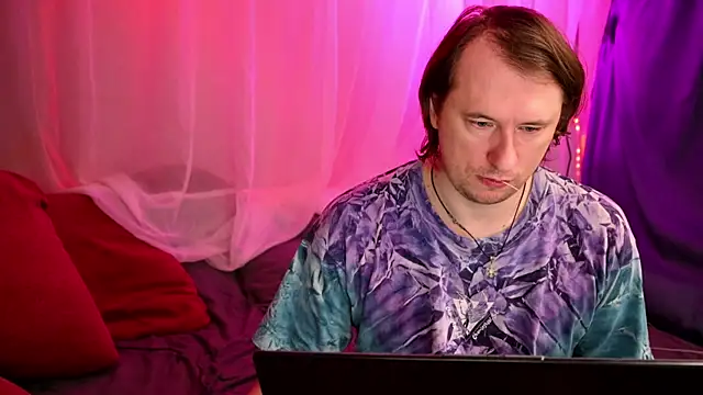 Claudia and elon  online show from October 4, 2:24 am