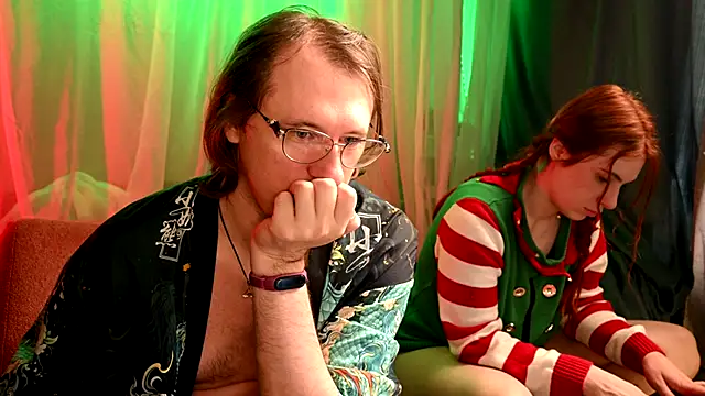 Claudia and elon  online show from December 20, 8:39 am