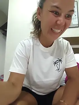 Snapshot of BabyNila chatting on March 3, 7:48 am BabyNila online show from March 3, 7:48 am