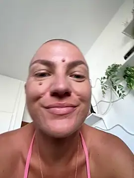 Snapshot of PaulinaSchubert1 chatting on May 15, 12:36 pm PaulinaSchubert1 online show from May 15, 12:36 pm