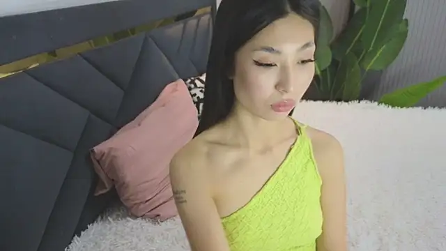 TrishaRey online show from November 7, 5:45 am