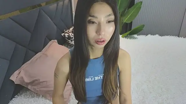 TrishaRey online show from November 4, 4:49 am