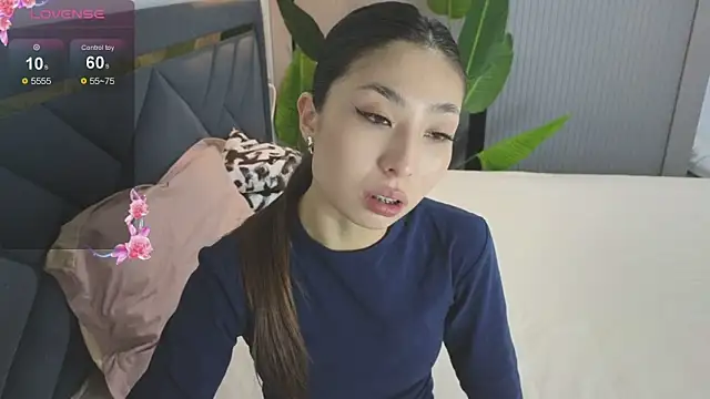 TrishaRey online show from November 26, 5:18 am