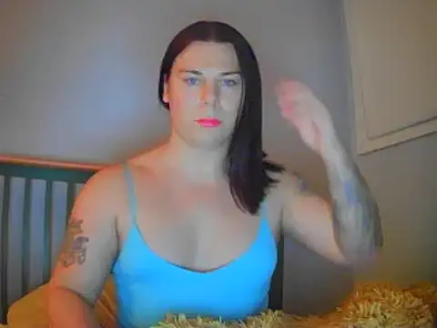 Snapshot of KevieWantsABoobJob chatting on January 15, 1:45 am KevieWantsABoobJob online show from January 15, 1:45 am