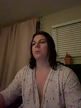 Snapshot of KevieWantsABoobJob chatting on January 22, 2:59 am KevieWantsABoobJob online show from January 22, 2:59 am