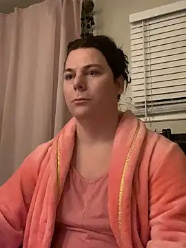 Snapshot of KevieWantsABoobJob chatting on January 14, 11:10 am KevieWantsABoobJob online show from January 14, 11:10 am