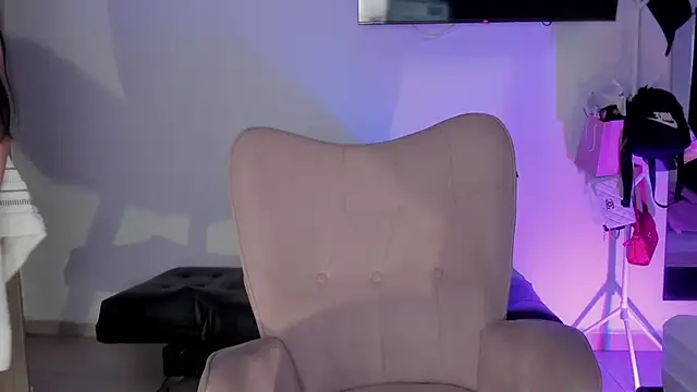 selene king2 online show from December 20, 10:45 pm