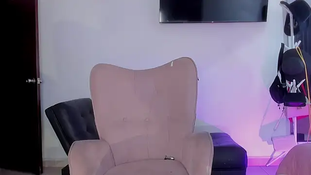 Snapshot of selene_king2 chatting on September 24, 2:23 pm selene king2 online show from September 24, 2:23 pm