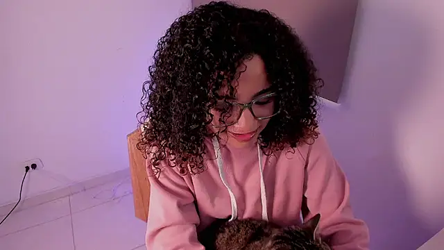 Snapshot of DAHLIA_BROWNIE chatting on March 18, 4:07 am DAHLIA BROWNIE online show from March 18, 4:07 am