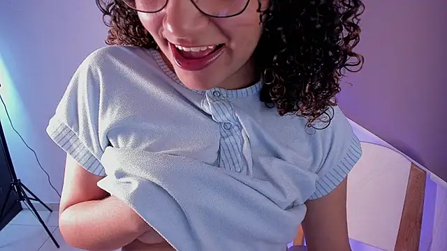 Snapshot of DAHLIA_BROWNIE chatting on March 11, 4:51 am DAHLIA BROWNIE online show from March 11, 4:51 am