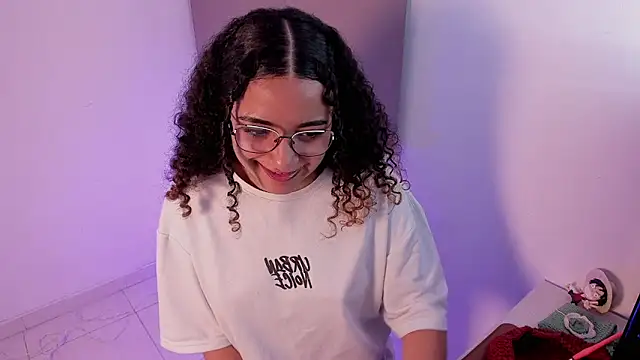 Snapshot of DAHLIA_BROWNIE chatting on March 13, 4:49 am DAHLIA BROWNIE online show from March 13, 4:49 am