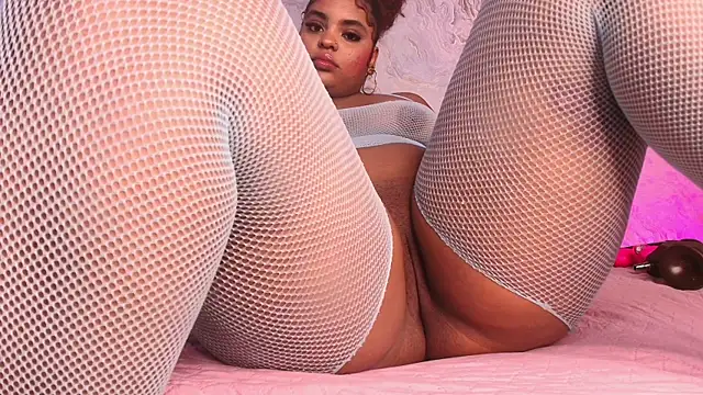 jones maddy  online show from October 8, 11:56 am