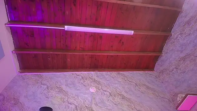 jones maddy  online show from November 4, 11:58 am