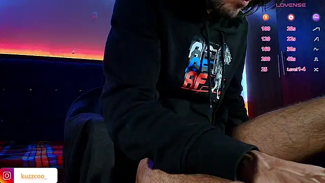 Snapshot of kuzzcoo chatting on February 7, 3:14 am kuzzcoo online show from February 7, 3:14 am