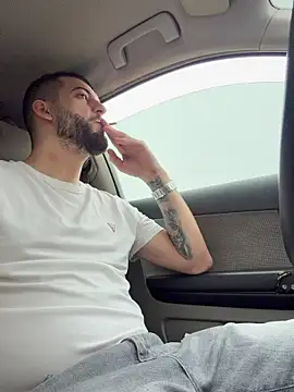 ElChapoGuzman95 online show from December 23, 7:29 am