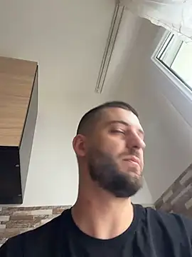 ElChapoGuzman95 online show from February 8, 8:45 am