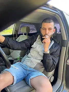 ElChapoGuzman95 online show from May 3, 6:18 am