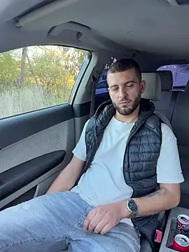 ElChapoGuzman95 online show from October 31, 6:32 am