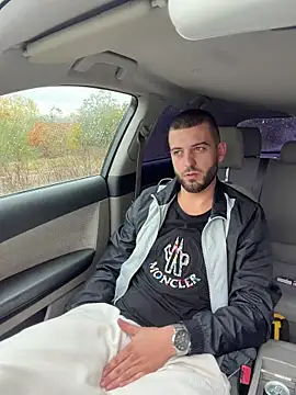 ElChapoGuzman95 online show from October 26, 6:25 am