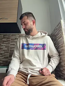 ElChapoGuzman95 online show from November 28, 7:08 am