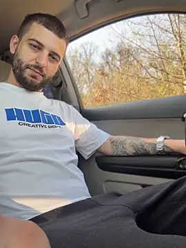 ElChapoGuzman95 online show from April 10, 5:58 am