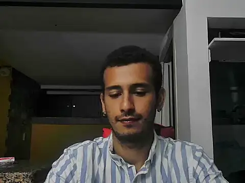 Snapshot of talktome4 chatting on April 7, 2:46 am talktome4 online show from April 7, 2:46 am