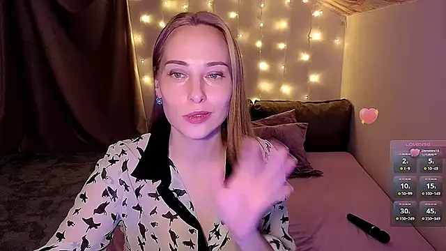 Snapshot of AdeleLady chatting on January 16, 11:48 pm AdeleLady online show from January 16, 11:48 pm