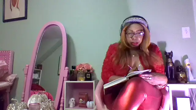 Snapshot of BlaqLadyRedlips chatting on March 3, 3:02 am BlaqLadyRedlips online show from March 3, 3:02 am