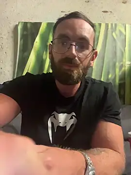 Snapshot of sexyeyeblue chatting on June 3, 9:19 pm sexyeyeblue online show from June 3, 9:19 pm