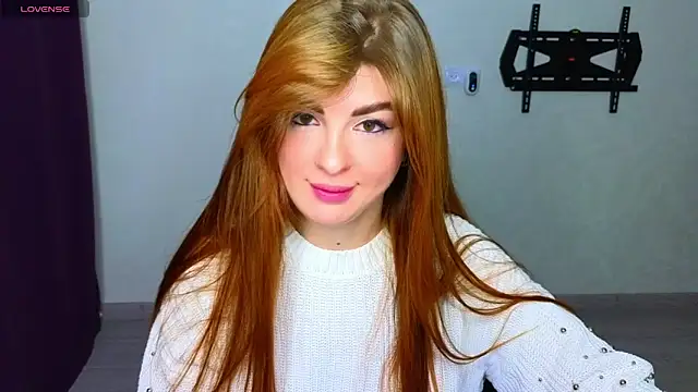  comefeelme  online show from February 12, 9:01 pm