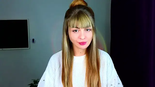  comefeelme  online show from November 21, 5:45 pm