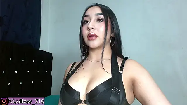 Snapshot of Ni_colle chatting on October 14, 5:57 pm Ni colle online show from October 14, 5:57 pm