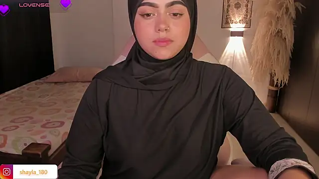 shayla 18 online show from October 23, 2:43 am