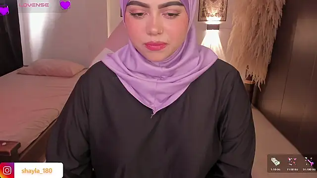 Snapshot of shayla_18 chatting on December 2, 7:15 pm shayla 18 online show from December 2, 7:15 pm