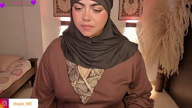 shayla 18 online show from May 28, 10:32 am