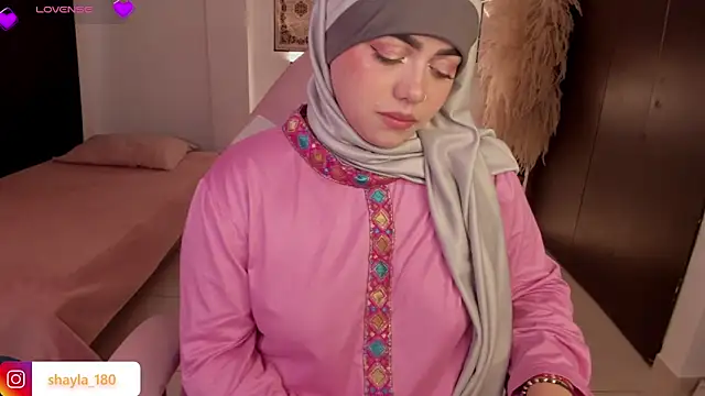 shayla 18 online show from March 5, 10:37 pm