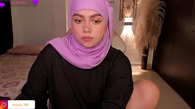 shayla 18 online show from September 19, 1:42 am