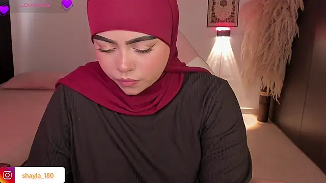 Snapshot of shayla_18 chatting on December 5, 8:50 pm shayla 18 online show from December 5, 8:50 pm