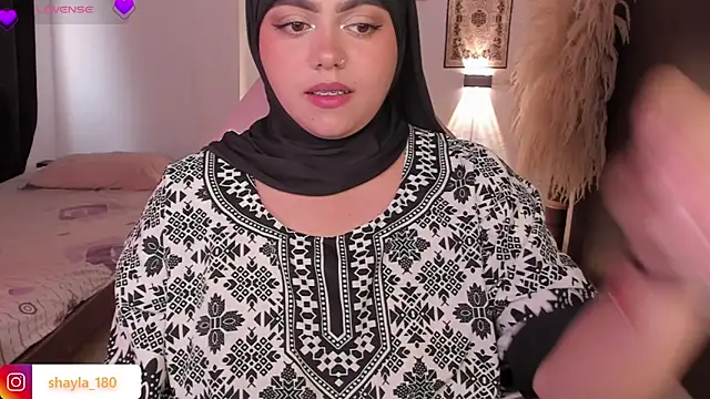 shayla 18 online show from March 28, 7:48 pm