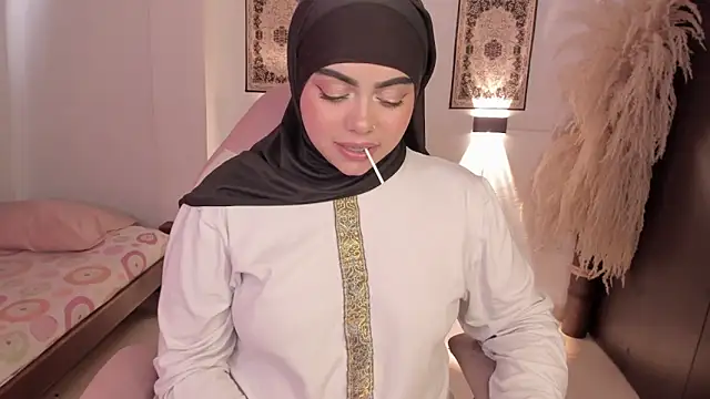 shayla 18 online show from April 20, 7:59 pm