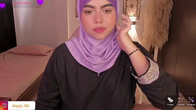 Snapshot of shayla_18 chatting on November 12, 6:45 pm shayla 18 online show from November 12, 6:45 pm