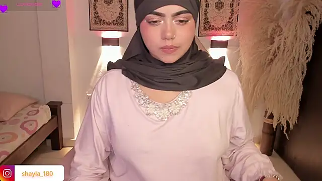 shayla 18 online show from May 27, 10:17 pm