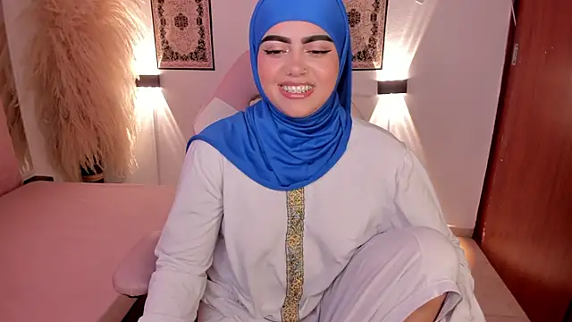 shayla 18 online show from December 23, 6:05 pm