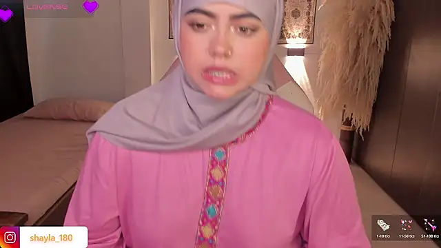 Snapshot of shayla_18 chatting on December 1, 9:48 pm shayla 18 online show from December 1, 9:48 pm