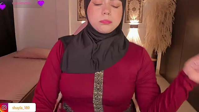 Snapshot of shayla_18 chatting on November 11, 9:20 pm shayla 18 online show from November 11, 9:20 pm