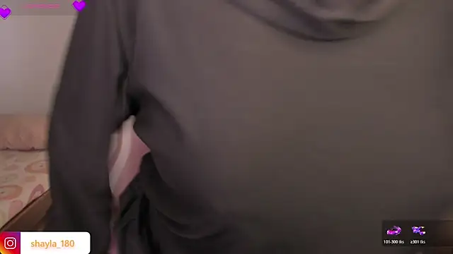 shayla 18 online show from April 27, 10:19 pm