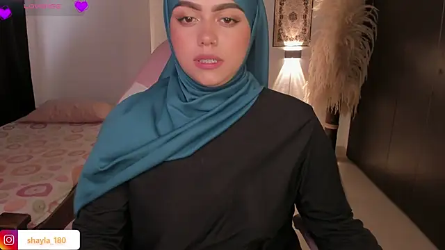 shayla 18 online show from September 19, 7:18 pm