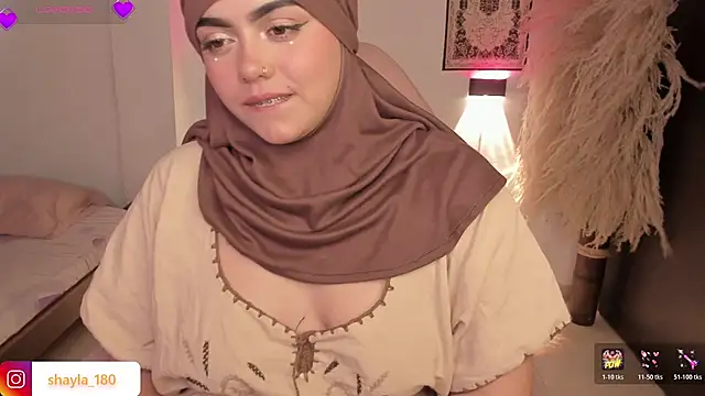 shayla 18 online show from May 26, 8:07 pm