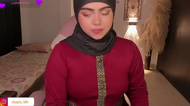 shayla 18 online show from October 10, 3:40 am